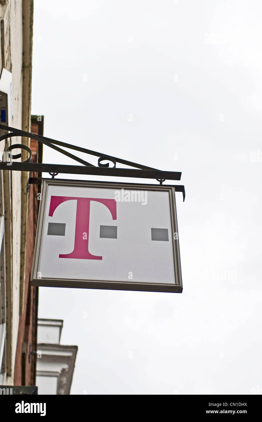 Un 'T' Mobile mobile phone shop segno Foto Stock