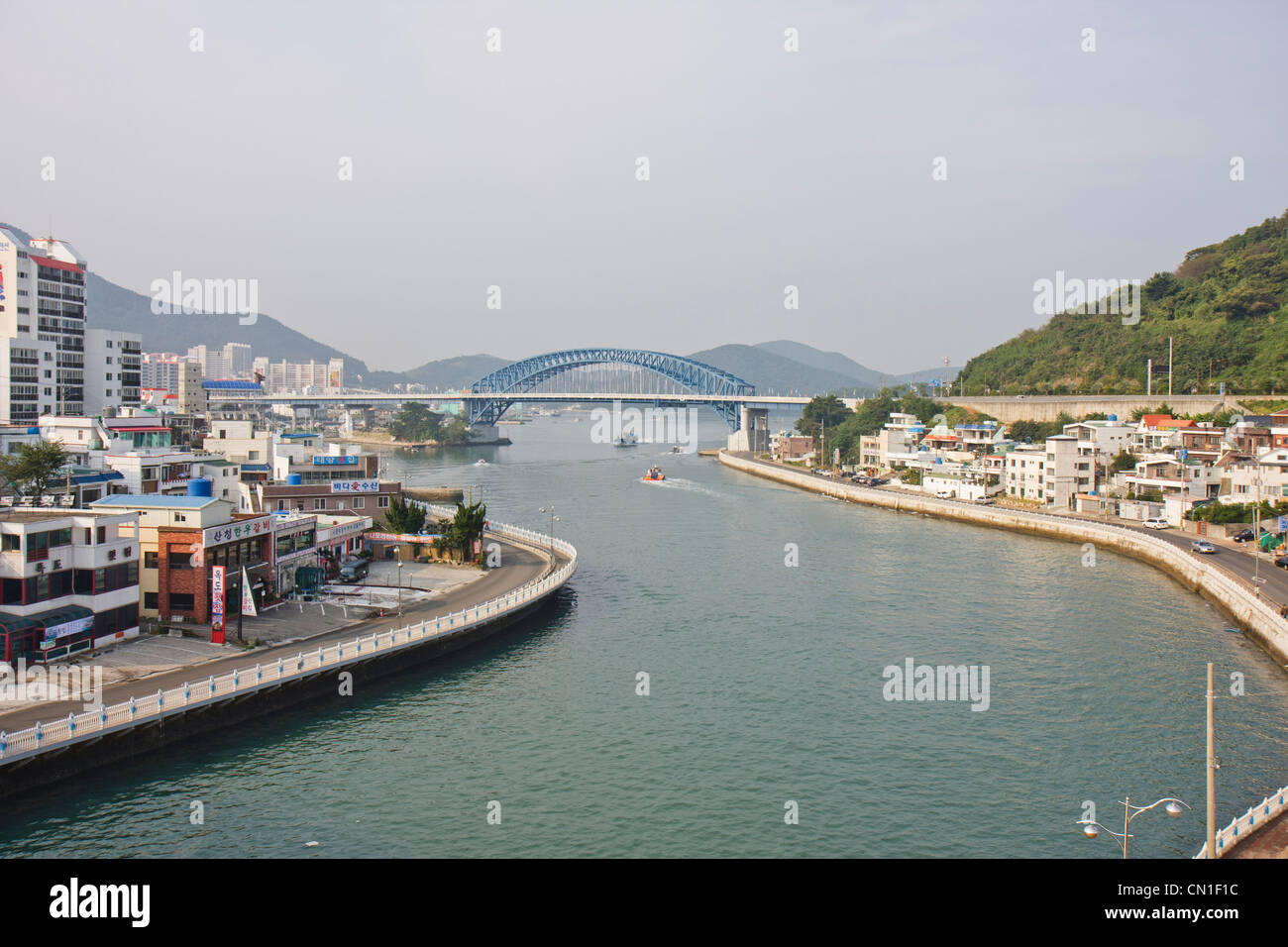 Tongyeong Canal e Grand Bridge, Corea del Sud Foto Stock