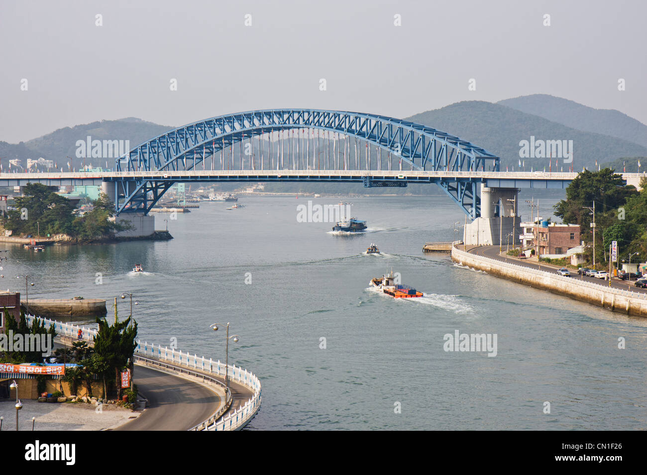 Tongyeong Canal e Grand Bridge, Corea del Sud Foto Stock