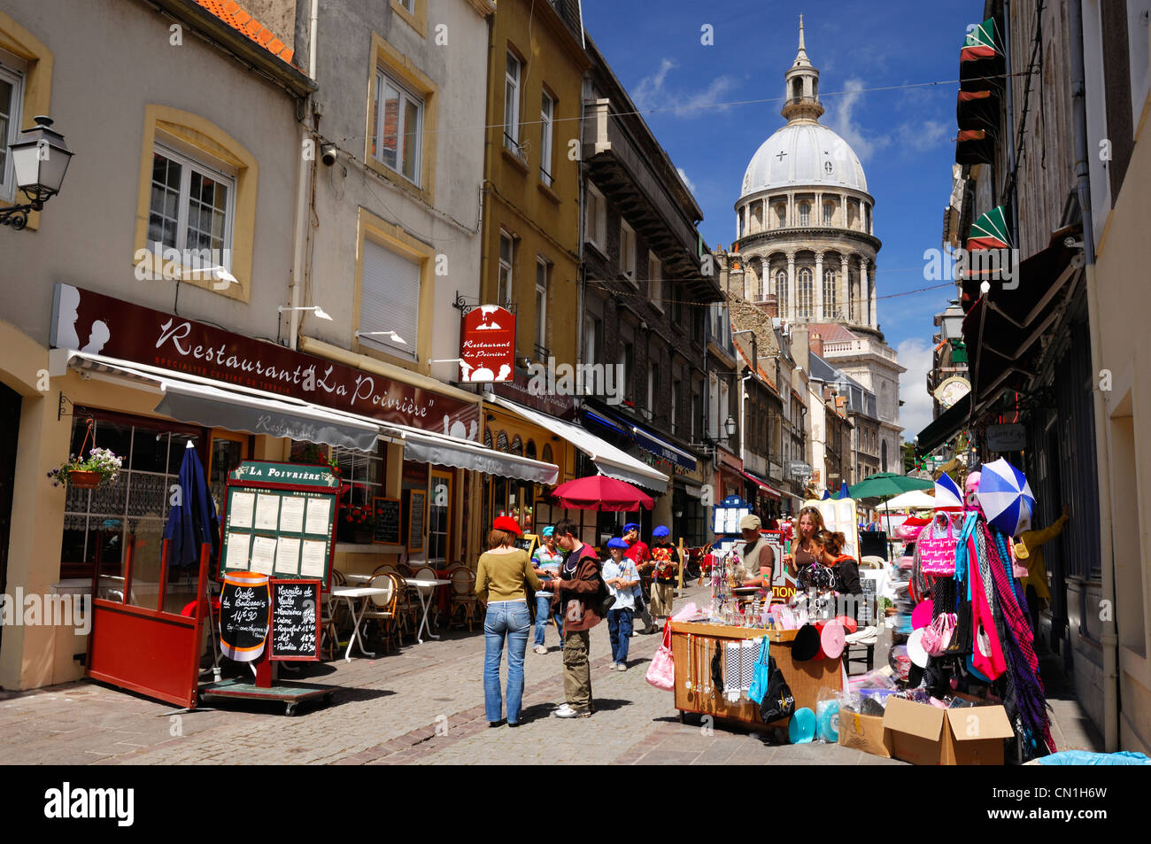 Francia, Pas de Calais, Boulogne sur Mer, rue de Lille Foto Stock