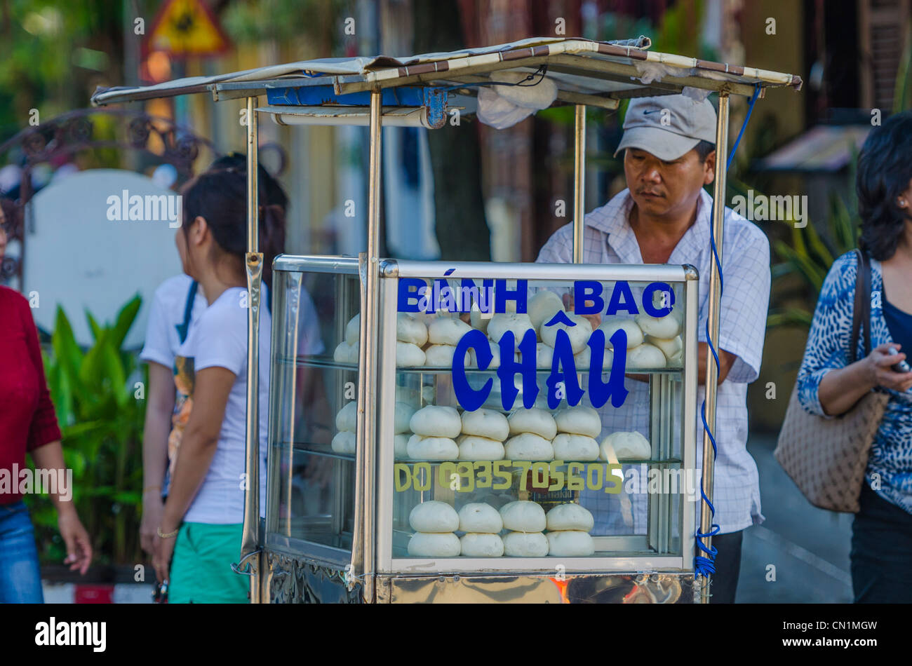 Venditore ambulante, Hoi An, Vietnam Foto Stock