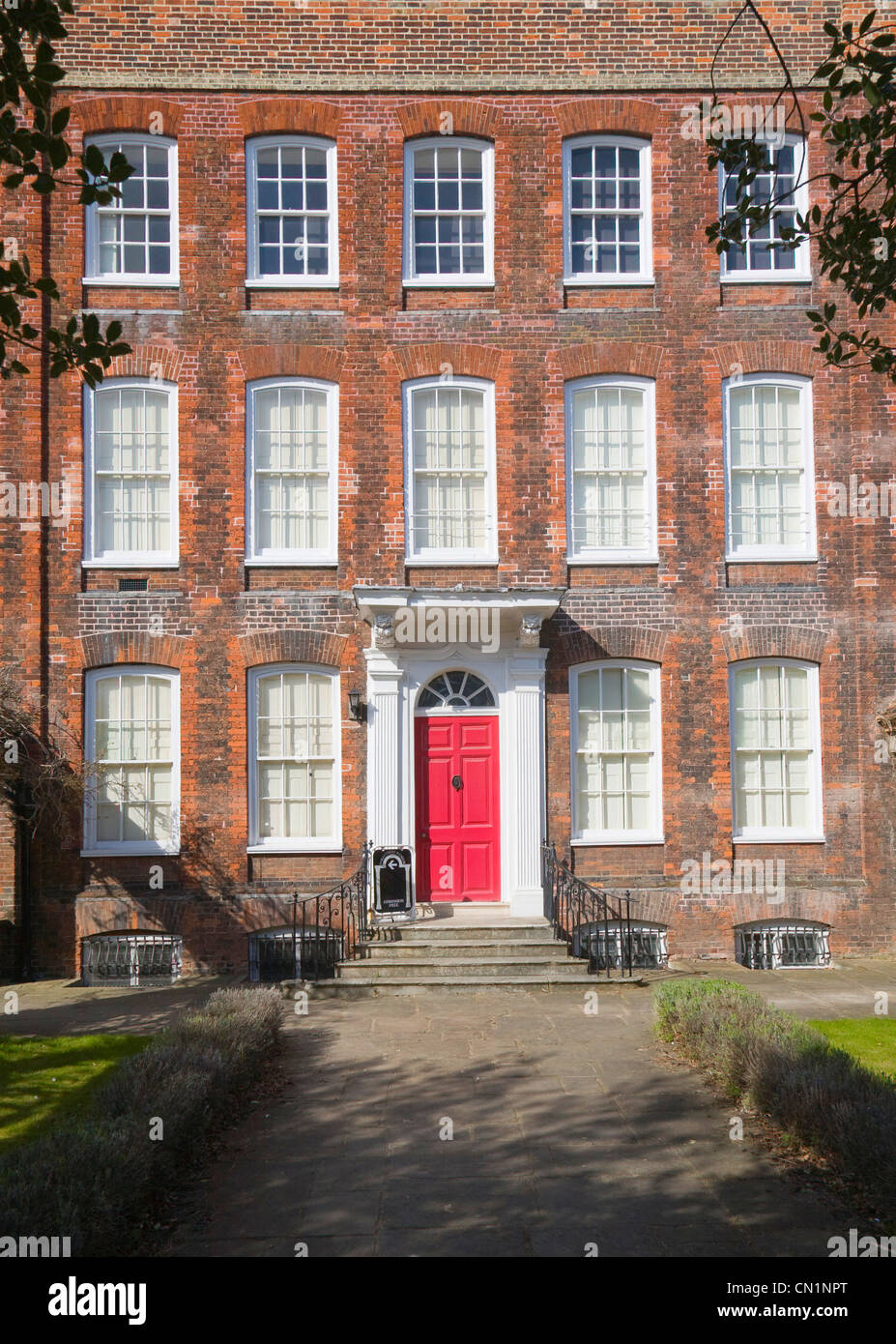 Facciata georgiana del museo Hollytrees, Colchester, Essex, Inghilterra Foto Stock