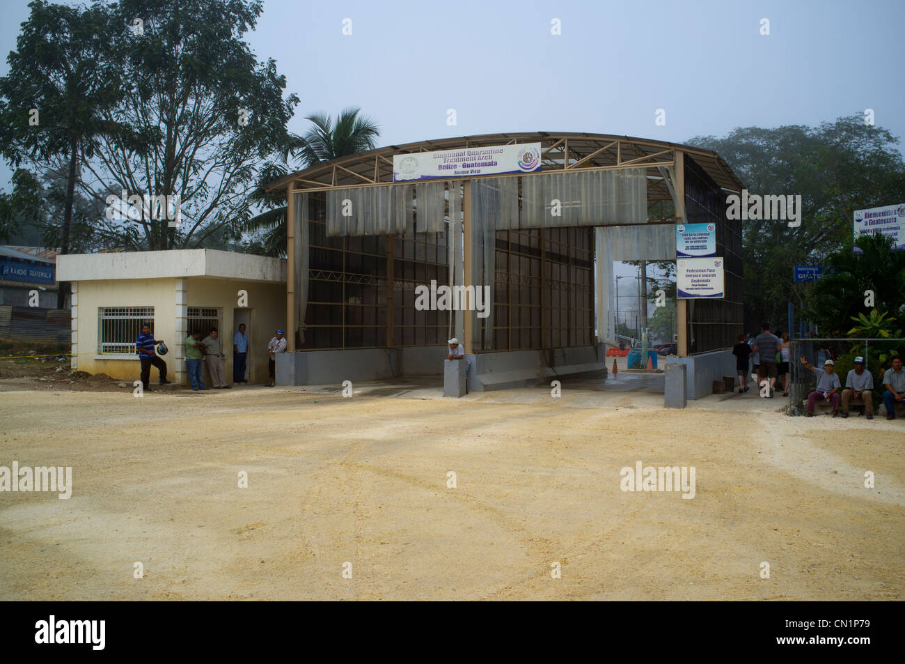 La strada valico di frontiera dal Belize e Guatemala Foto Stock
