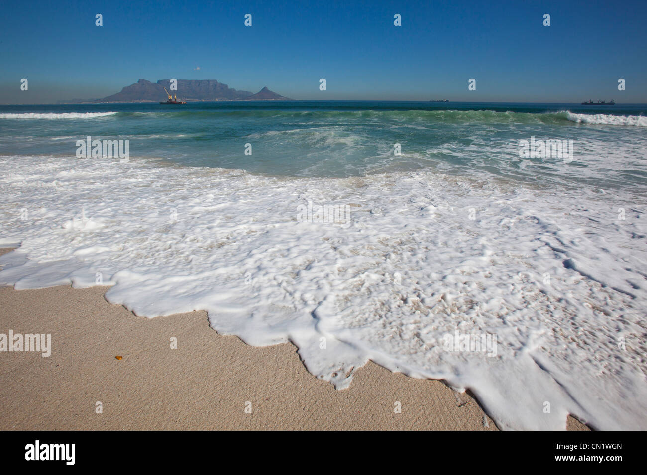 La marea in vista tabella, Sud Africa Foto Stock