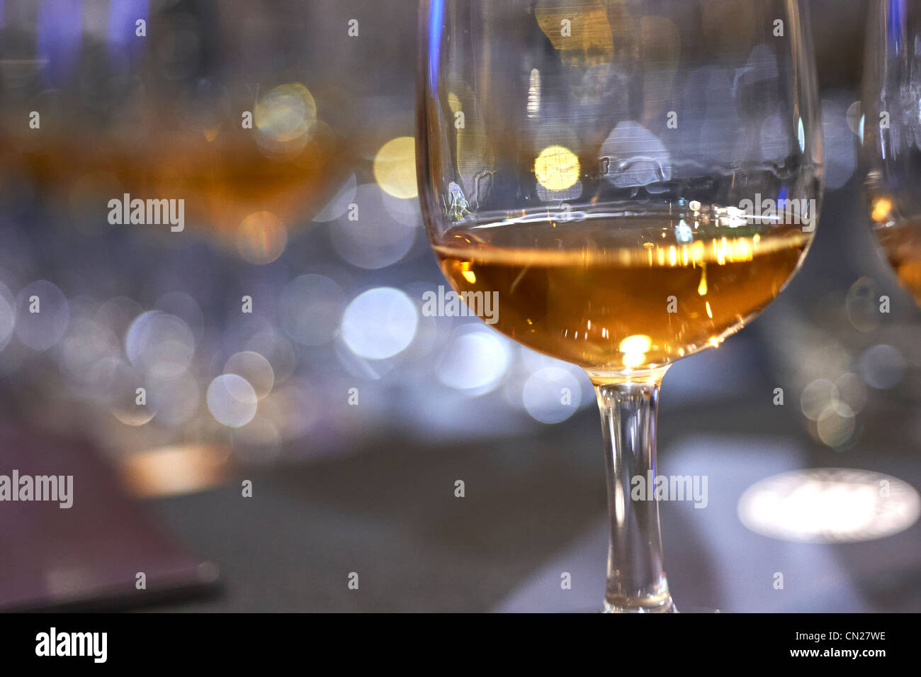 Whiskey scozzese scozzese di bere alcol bevande alcoliche booze ubriaco scotch in vetro Foto Stock