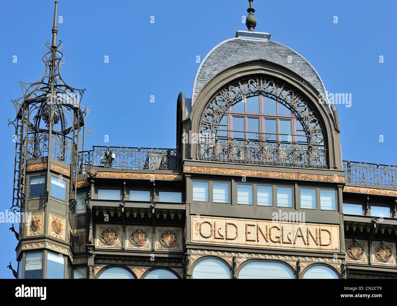 La vecchia Inghilterra, ex residenza del XVIII secolo in stile neo-classico department store, ospita il Museo degli Strumenti Musicali / MIM, Bruxelles, Belgio Foto Stock