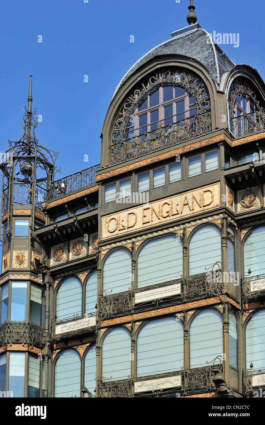 La vecchia Inghilterra, ex residenza del XVIII secolo in stile neo-classico department store, ospita il Museo degli Strumenti Musicali / MIM, Bruxelles, Belgio Foto Stock