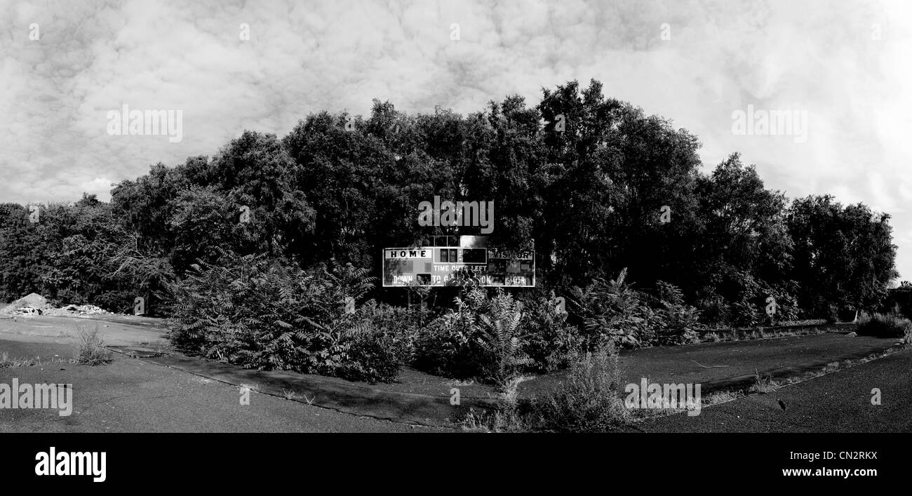 Quadro di valutazione e alberi in Hinchliffe Stadium, Paterson, New Jersey, STATI UNITI D'AMERICA Foto Stock