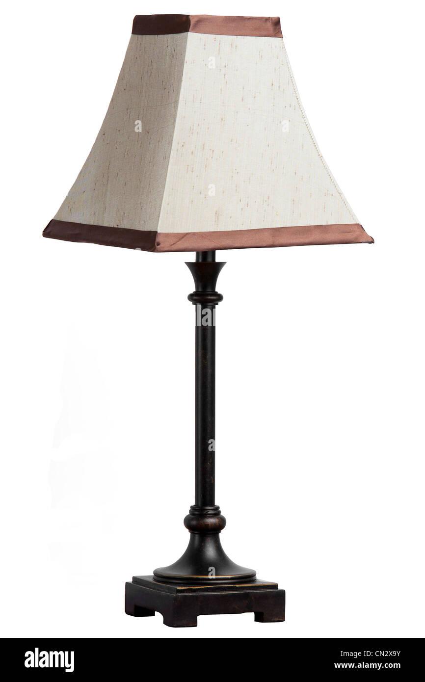 Una lampada da tavolo con ombra isolati su sfondo bianco Foto Stock