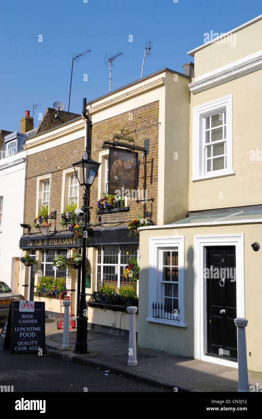 La volpe e il fagiano pub in strada di fatturazione, a Chelsea, Londra, Regno Unito Foto Stock