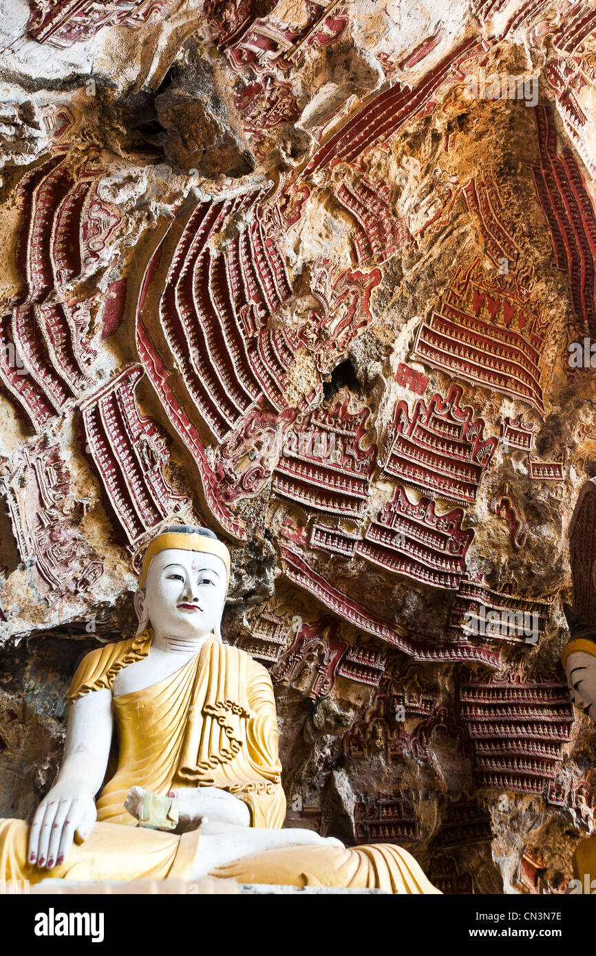 Myanmar (Birmania), Karen Stato, Hpa Un, Buddha carving in grotta Sadaing Foto Stock