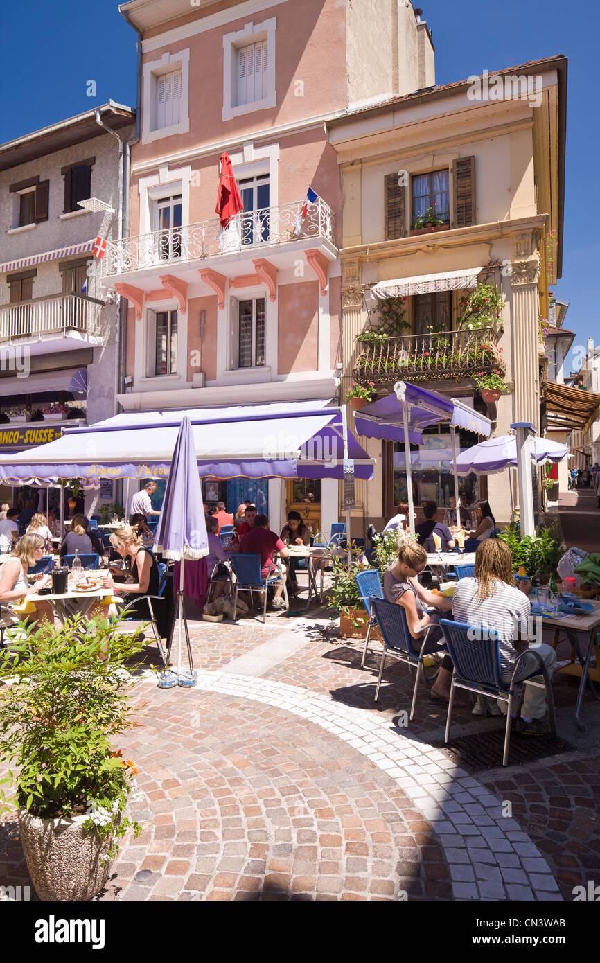 Francia, Haute Savoie, Chablais, Evian Les Bains, strada pedonale Foto Stock