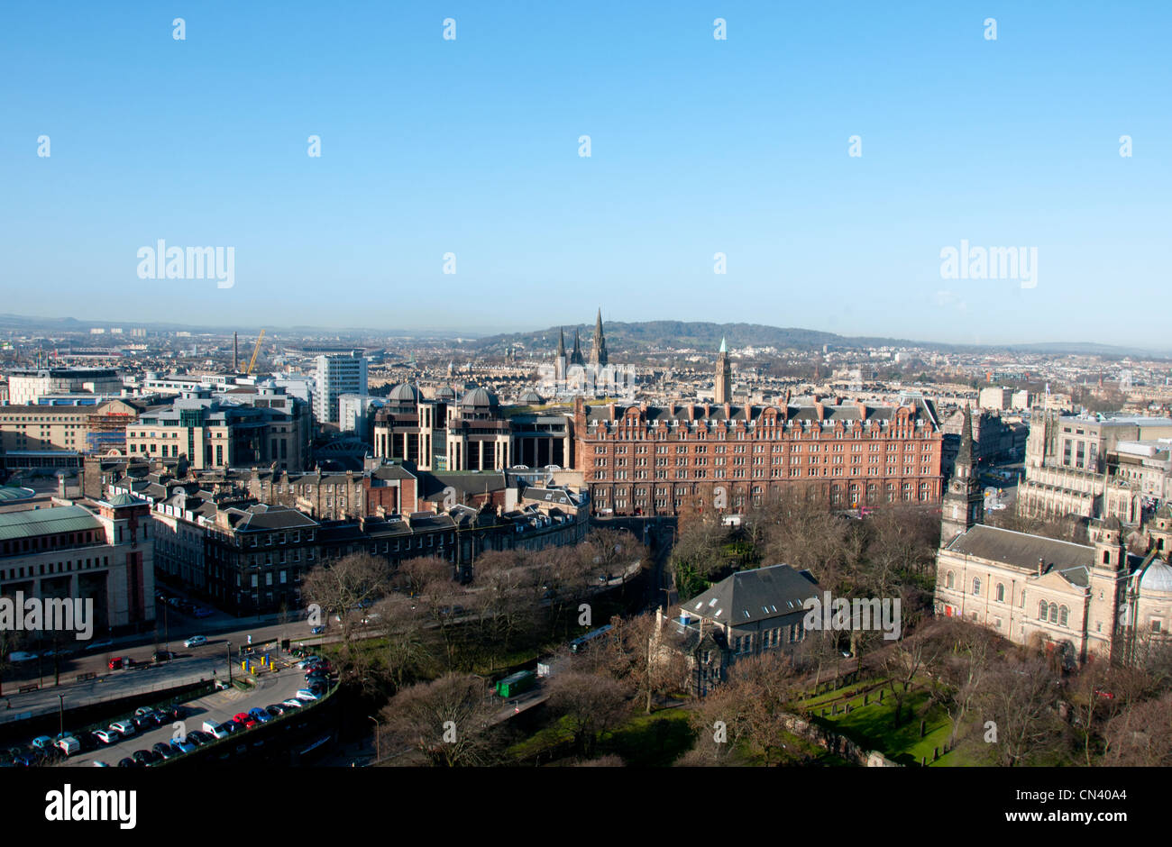 Lo skyline di Edimburgo dal castello Foto Stock