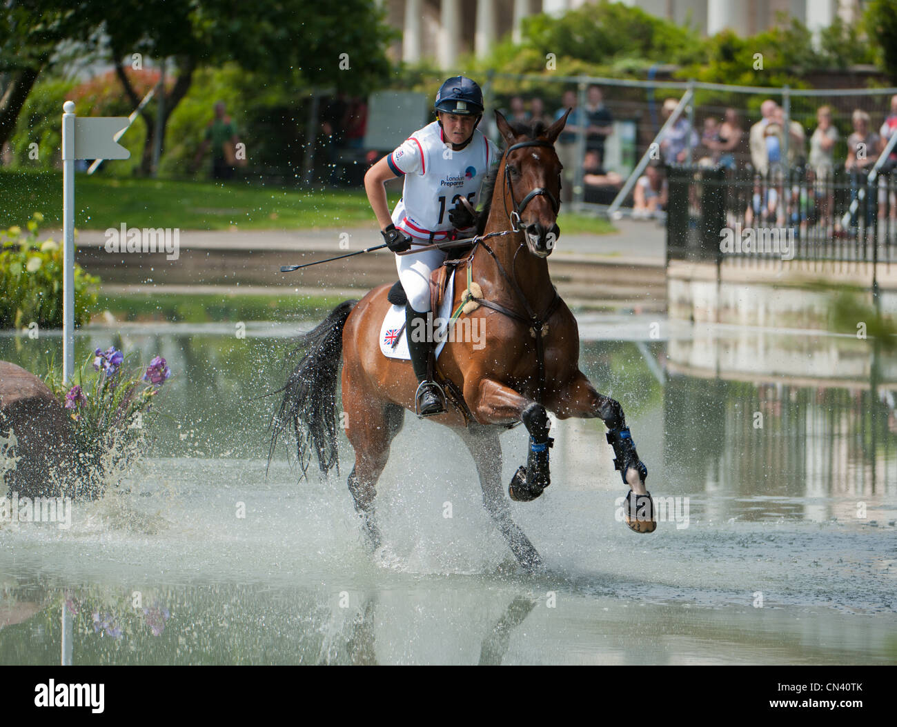 Piggy francese e DHI Topper W durante il cross country fase del LOCOG Greenwich Park Invitational Olympic Evento di prova, Londra Foto Stock Piggy francese e DHI Topper W durante il cross country fase del LOCOG Greenwich Park Invitational Olympic Evento di prova, Londra Foto Stock