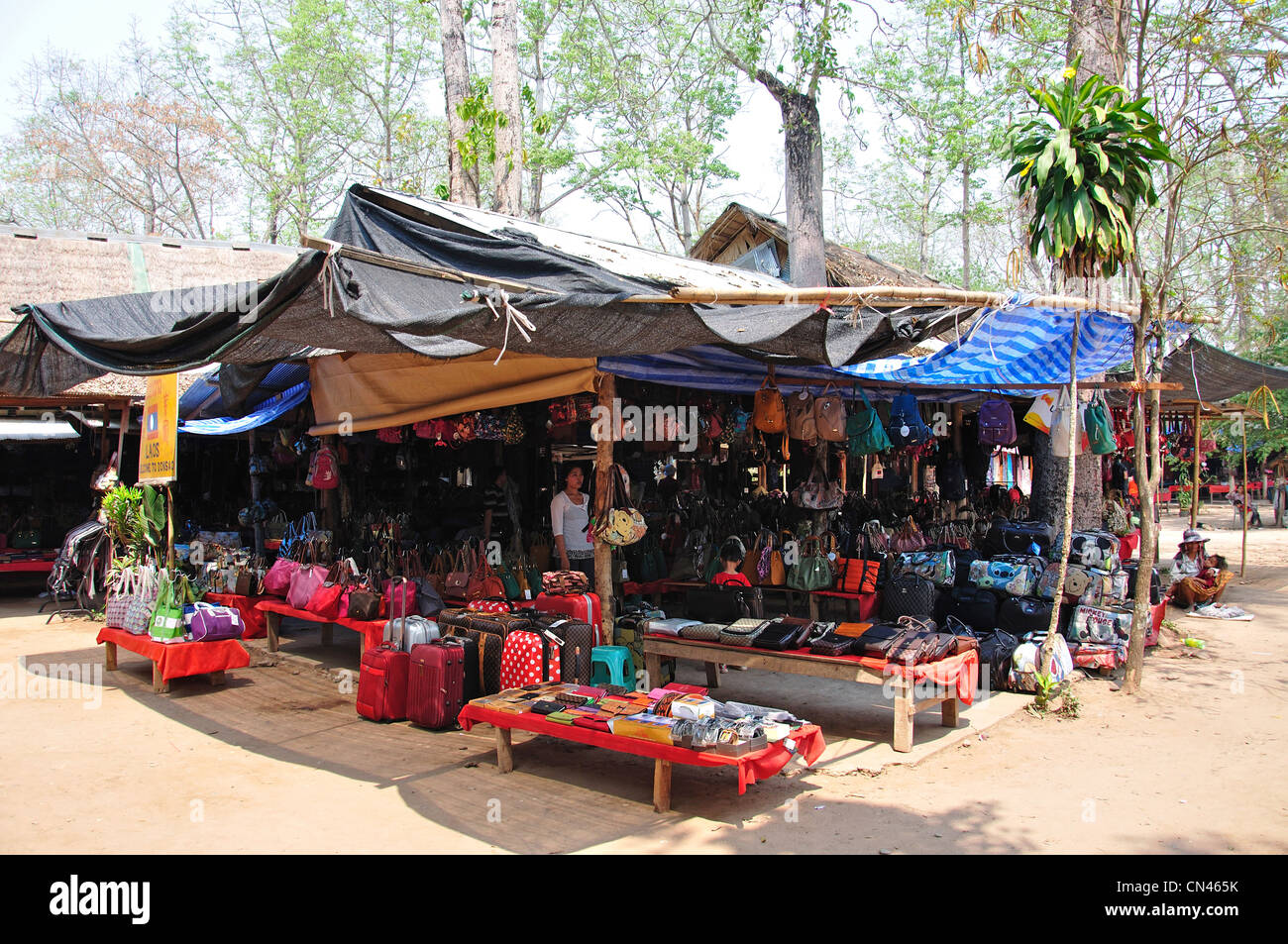 Il mercato turistico, Don Sae, Pak Tha Regione, Provincia Bokèo, Laos Foto Stock