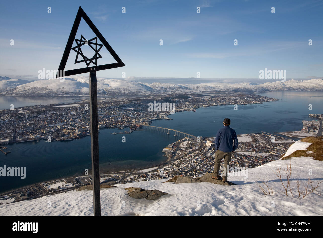 Norvegia, Troms County, Troms, panoramica dal Monte Storsteinen (421m) dove si può andare da soli o con la funivia Foto Stock