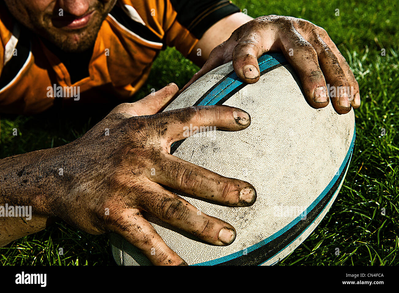 Giocatore di Rugby punteggio sul passo Foto Stock