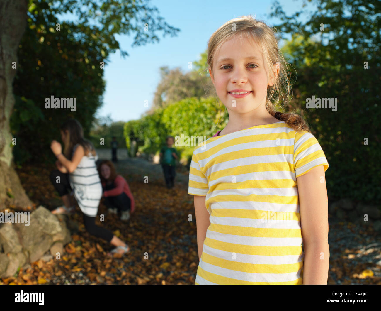 Giovane ragazza sorridente, ritratto Foto Stock