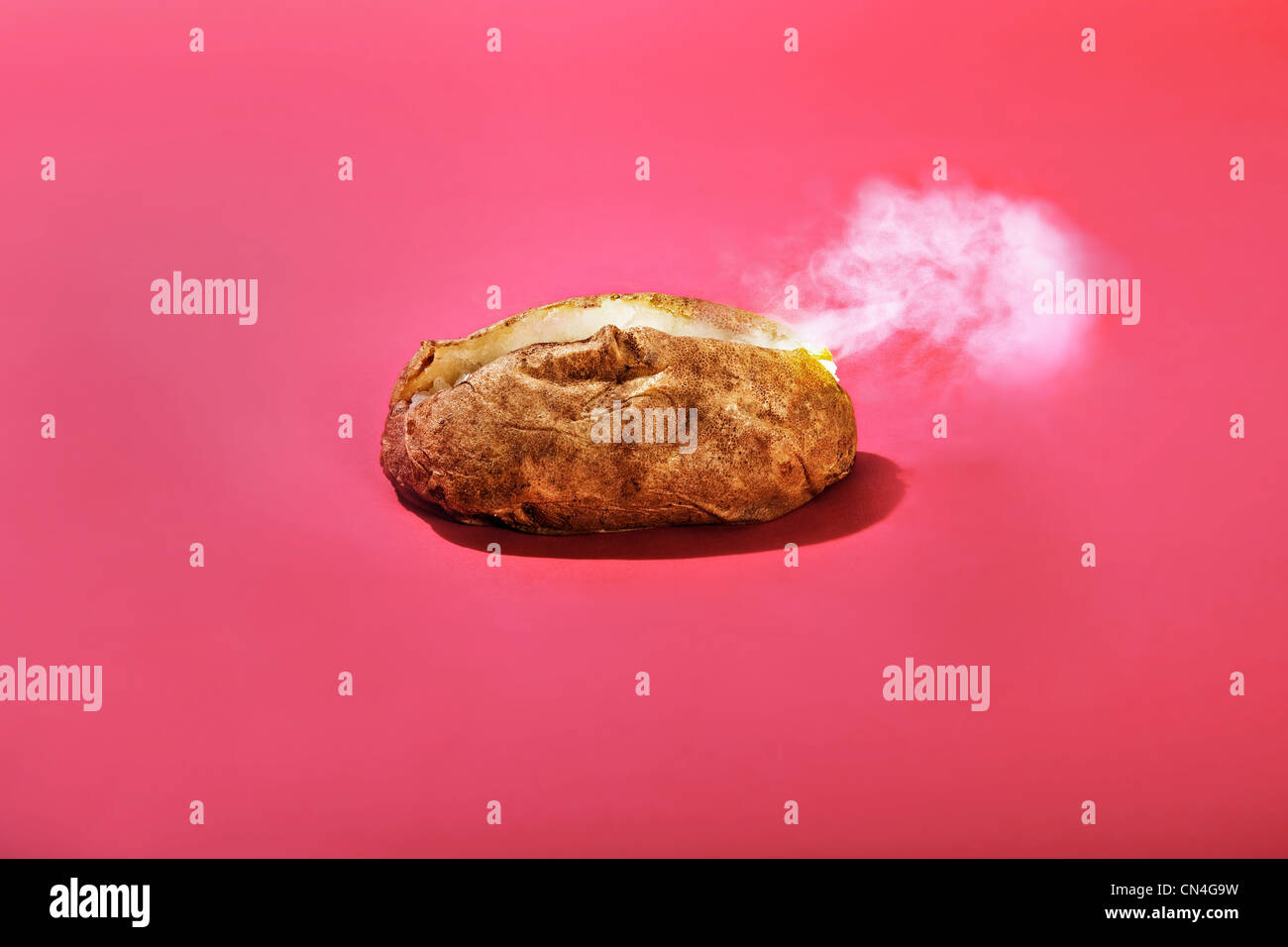 La cottura a vapore di patate al forno Foto Stock