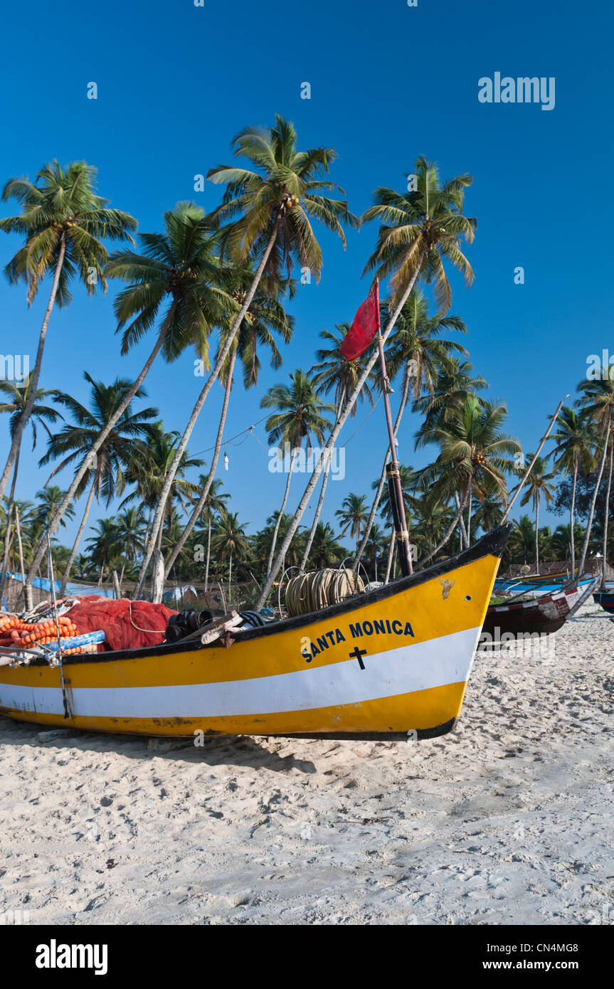 Barche da pesca Colva Beach Goa in India Foto Stock