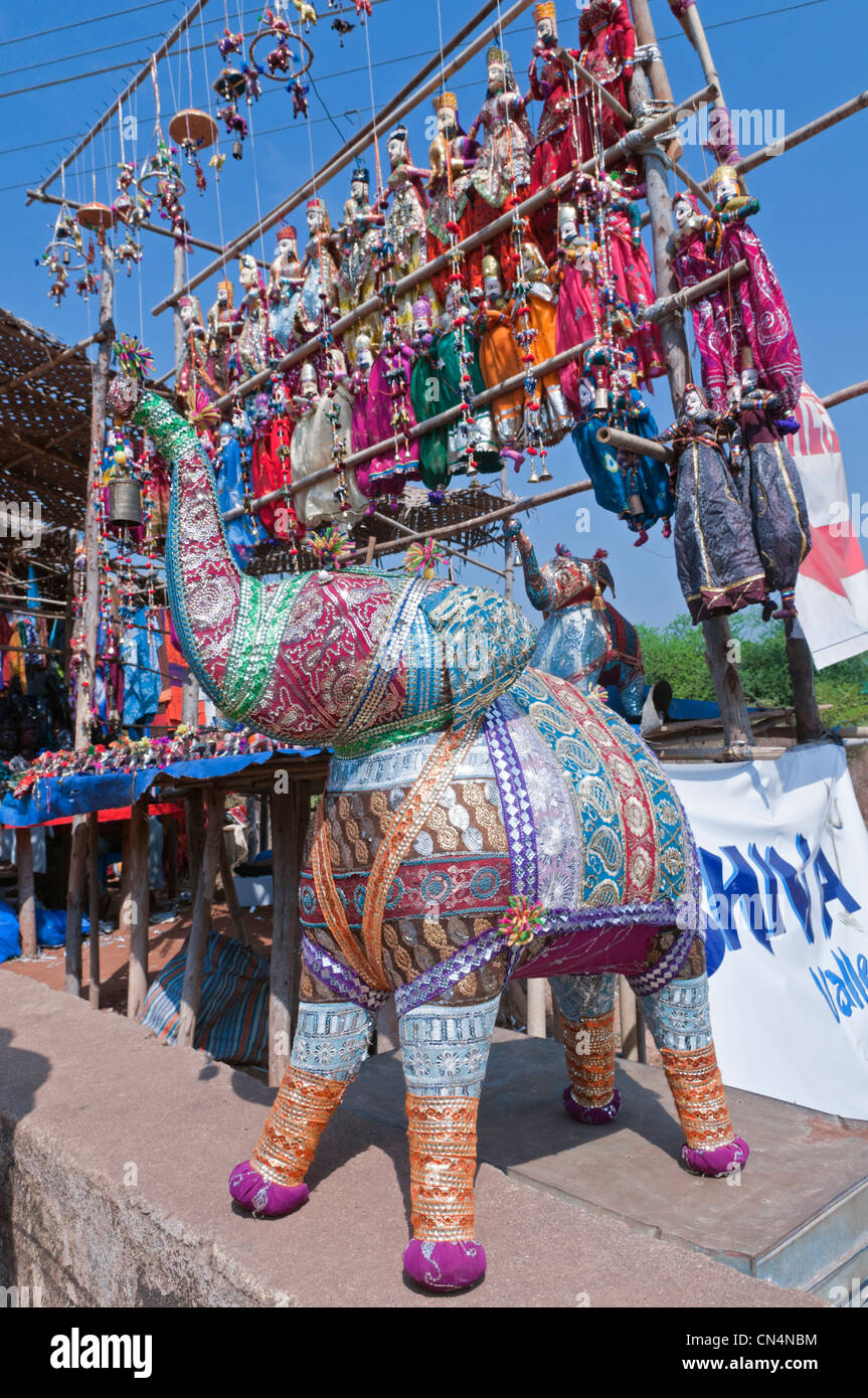 Rajasthani marionette per vendita ad Anjuna Flea Market Goa in India Foto Stock