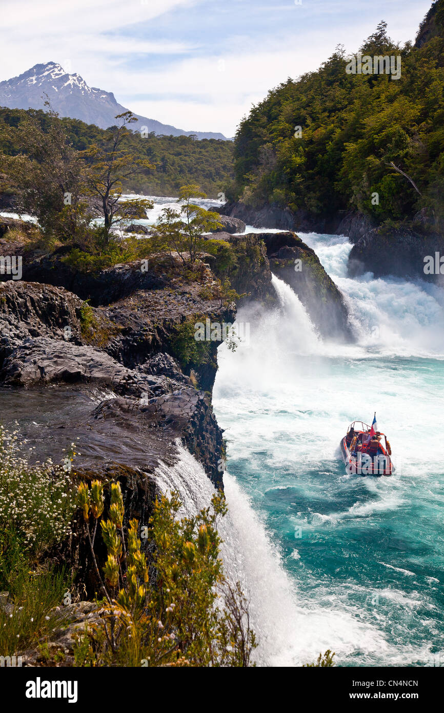 Il Cile, Patagonia, Los Lagos regione, Vicente Perez Rosales, il Parco Nazionale del vulcano Osorno (2652m), cascate Petrohue Foto Stock