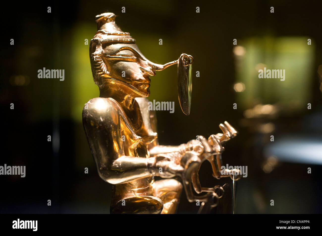 La Colombia, Cundinamarca Dipartimento, Bogotà, downtown district, il Museo dell'oro della Banca della Repubblica di Colombia, una statua Foto Stock