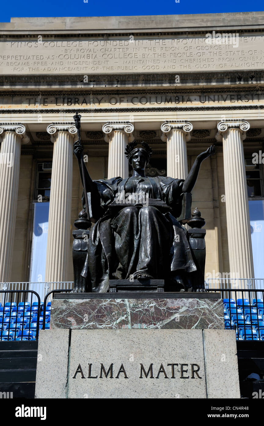 Stati Uniti, New York Manhattan, Columbia University, la libreria e Daniel Chester French statua dell Alma Mater Foto Stock