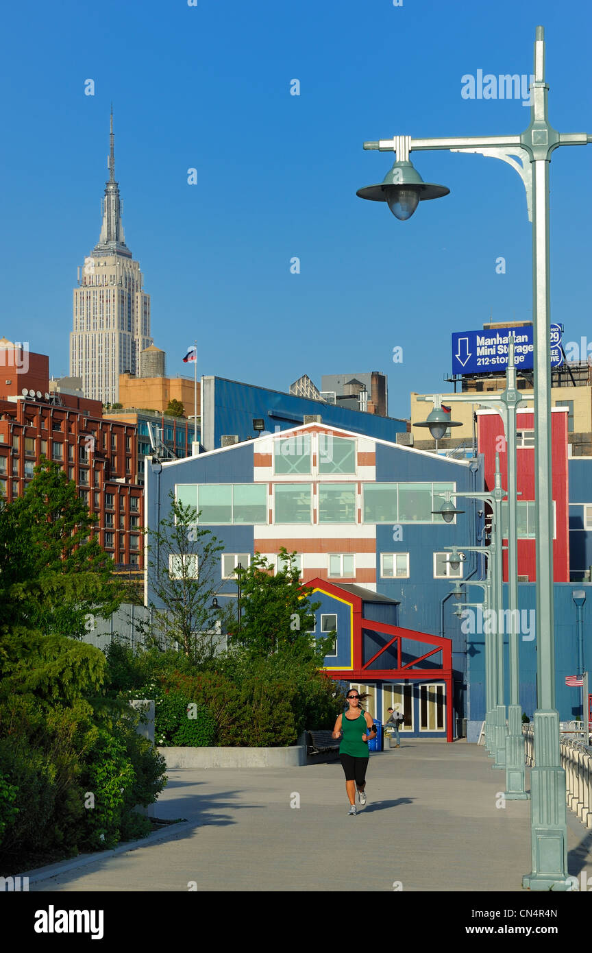 Stati Uniti, New York Manhattan, il Molo di Chelsea e l'Empire State Building Foto Stock
