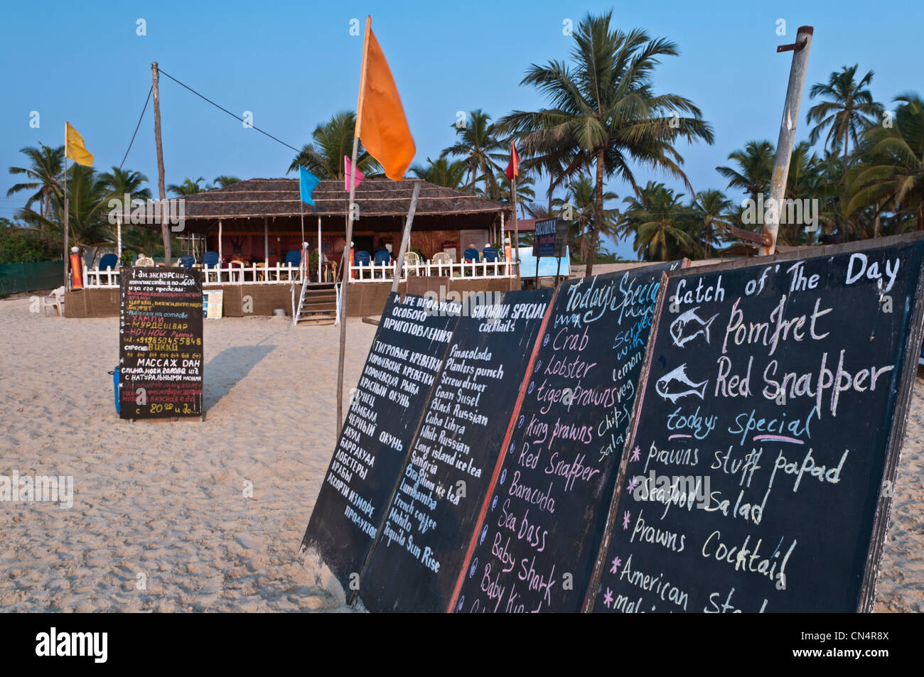 Menu presso il beach hut ristorante Colva Beach Goa in India Foto Stock