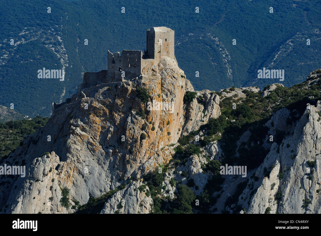 Francia, Aude, castello cataro di Queribus (vista aerea) Foto Stock