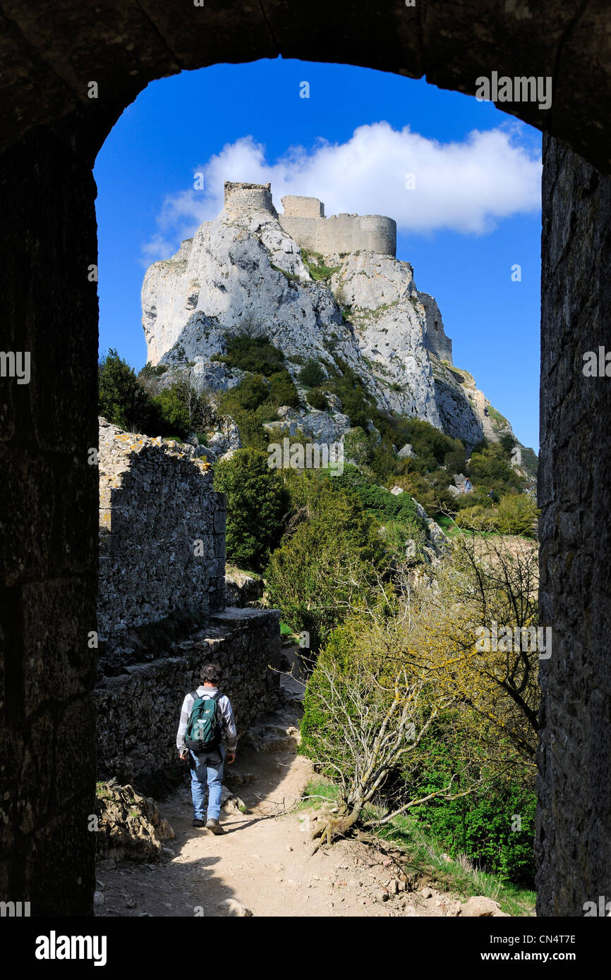 Francia, Aude, Peyrepertuse, le rovine del castello cataro costruita nel XII secolo, il castello di San Giorgio nella parte superiore Foto Stock