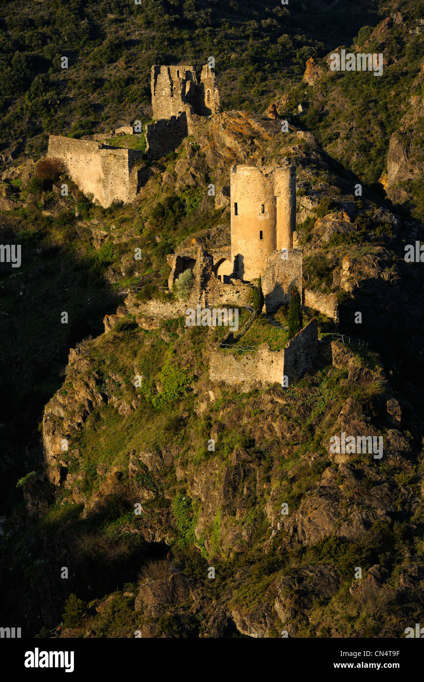 Francia, Aude, le rovine del castello di Lastours Foto Stock