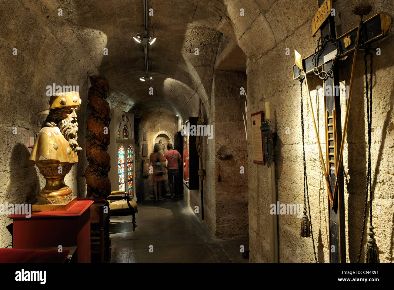 Francia, Herault, Pezenas, la città vecchia, la chiesa collegiata di Saint Jean, Arte Sacra mostra Foto Stock