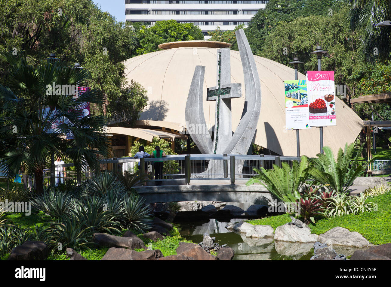 Filippine, isola di Luzon, Manila Makati district, il Greenbelt Mall, Sao Nino chiesa Foto Stock