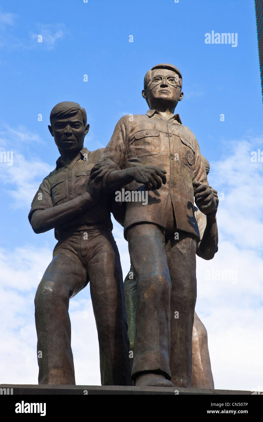 Filippine, isola di Luzon, Manila, il quartiere di Makati, la statua di Ninoy Aquino Foto Stock