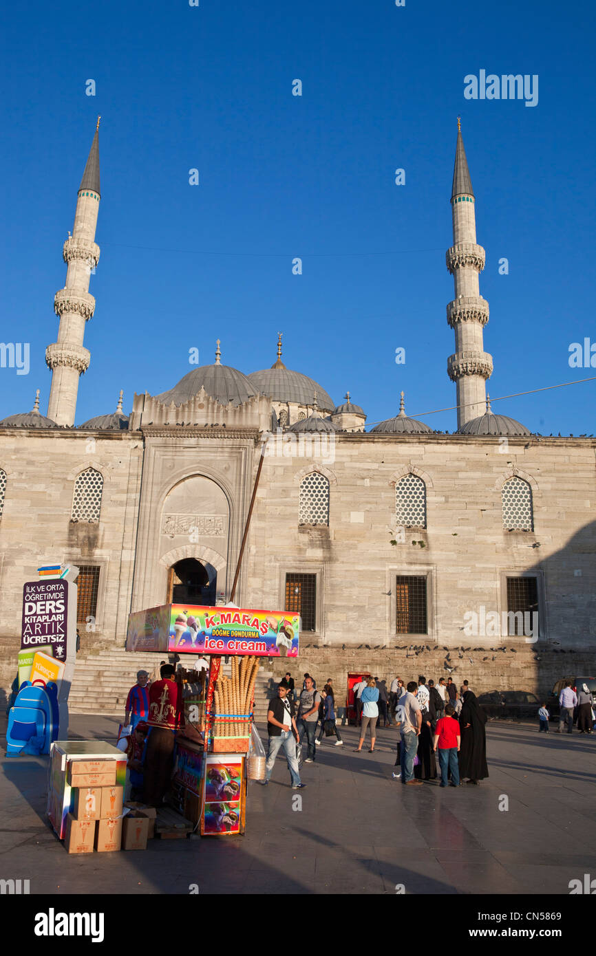 Turchia, Istanbul, centro storico elencati come patrimonio mondiale dall' UNESCO, Eminönü district, La Yeni Cami (Nuova Moschea) Foto Stock