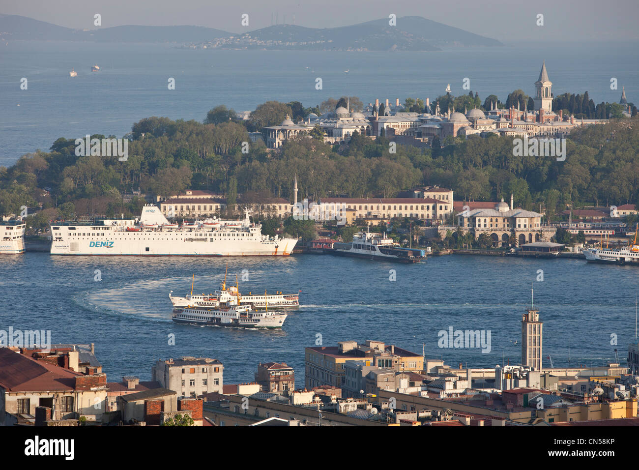 Turchia, Istanbul, la punta del corno dorato con il palazzo di Topkapi Foto Stock
