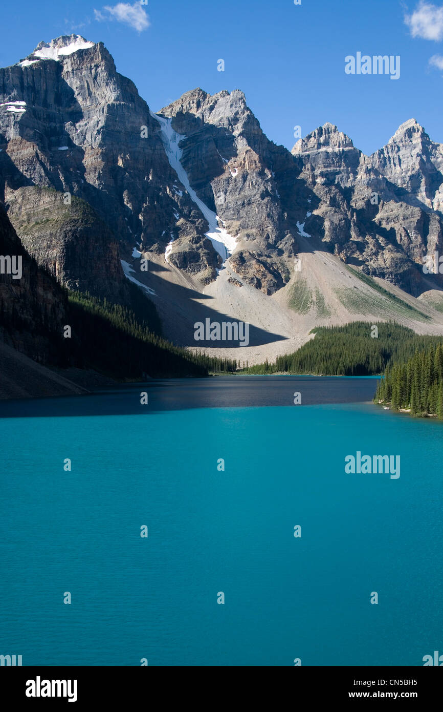 Il Moraine Lake, Valle dei Dieci Picchi, il Parco Nazionale di Banff, Alberta Foto Stock