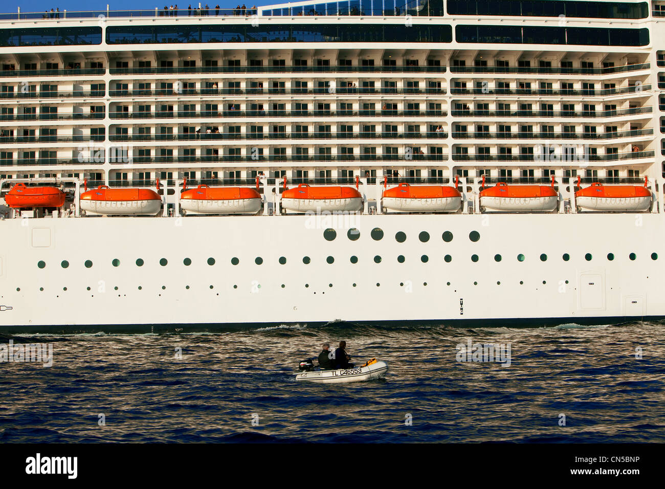 Francia, Bouches du Rhone, Marsiglia, partenza di MSC Fantasia nave da crociera Foto Stock