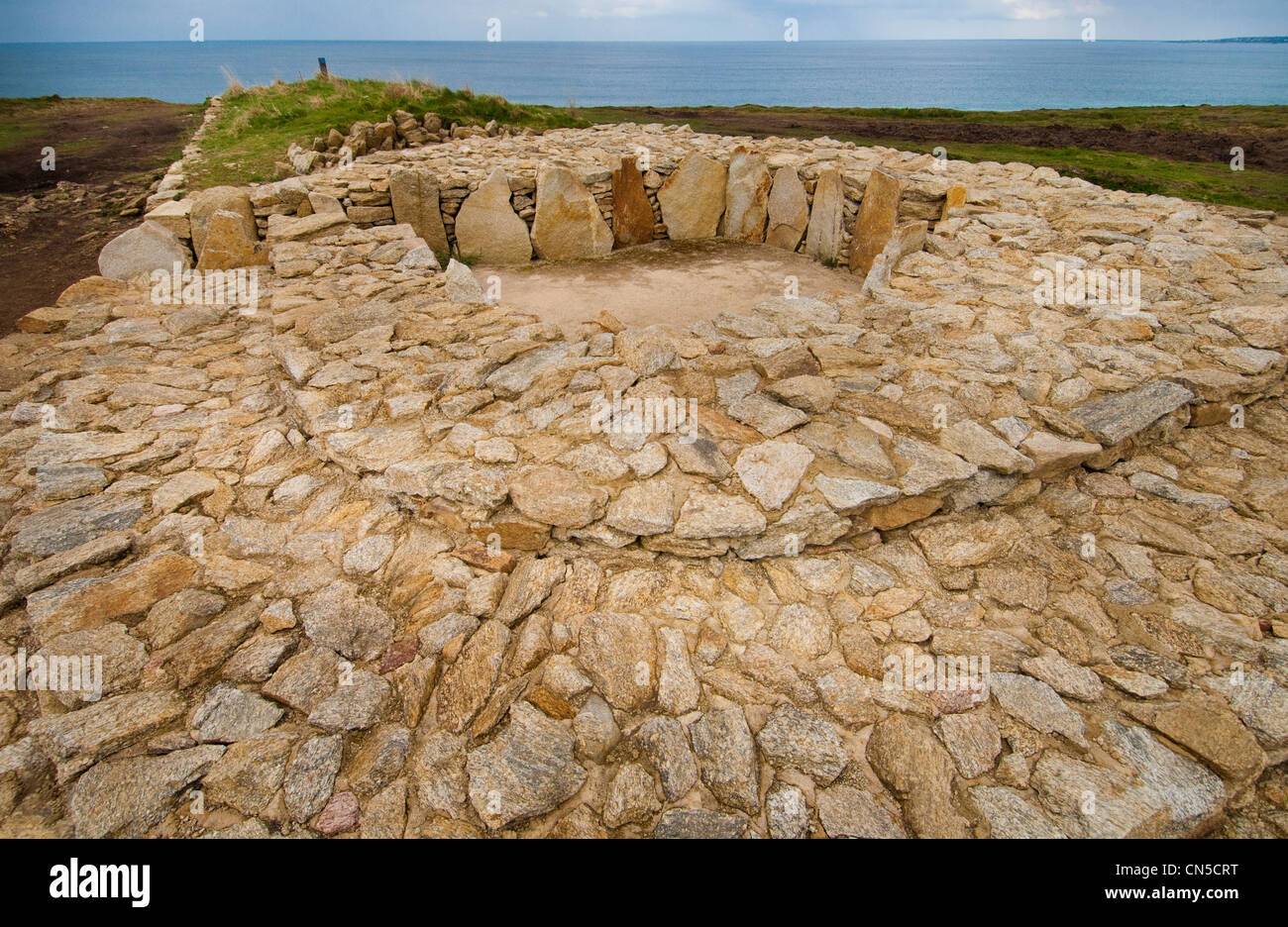 Francia, Finisterre, Pays Bigouden, Plouhinec neolitici, luogo di sepoltura della Pointe du Souc'h Foto Stock