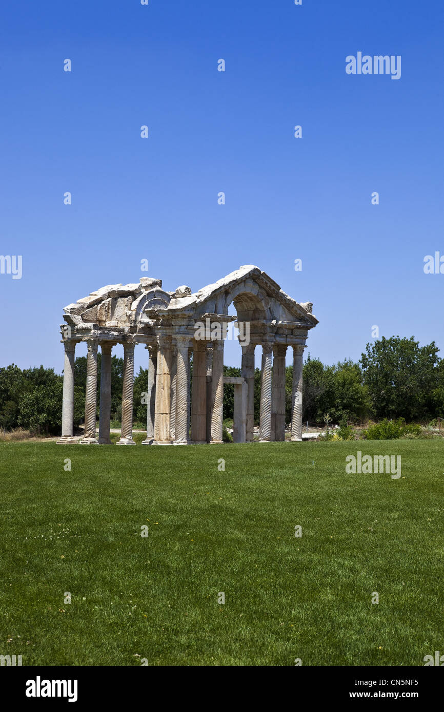 La Turchia, regione del Mar Egeo, Aphrodisias, città antica, il Tetrapylon Foto Stock