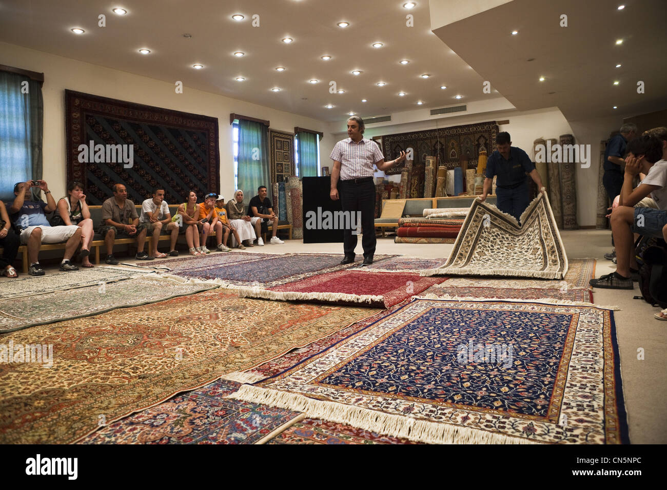 Turchia, Anatolia centrale, Cappadocia, fabbrica di tappeti, presentazione  dei tappeti Foto stock - Alamy