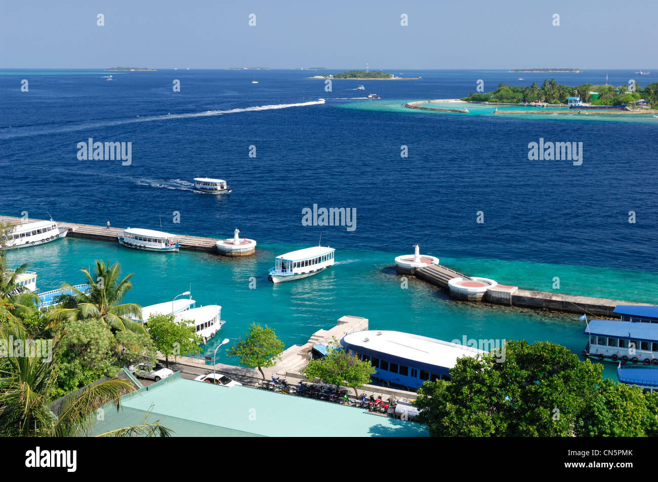 Maldive, North Male Atoll, Isola maschio, maschio, Barche navetta nel porto Foto Stock