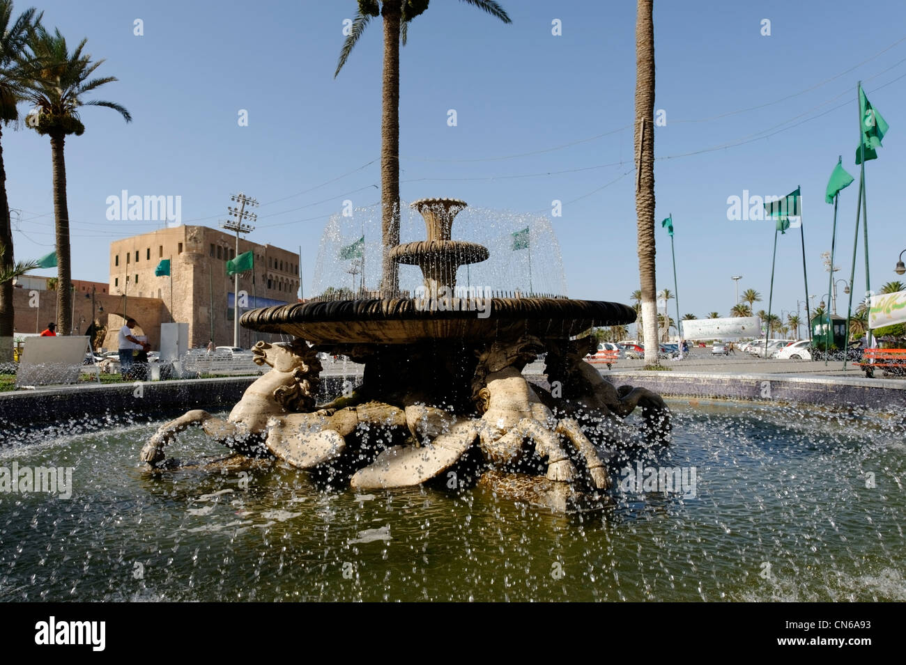 Tripoli. La Libia. Close-up di testa di cavallo dal ornano la fontana di acqua di mare cavalli situato nel quadrato verde o Piazza Martiri. Foto Stock