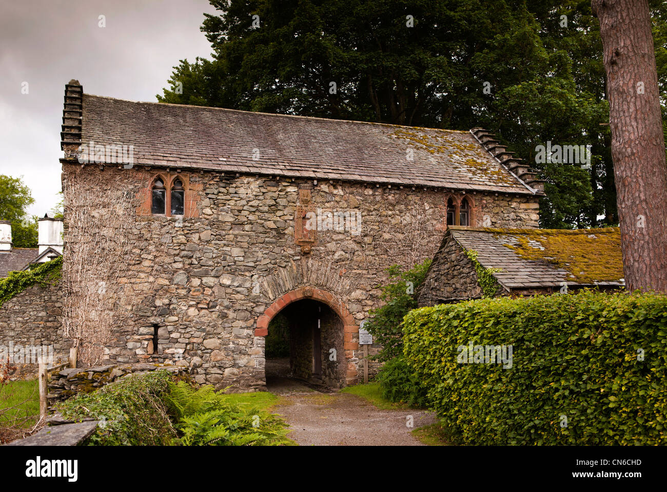 Regno Unito, Cumbria, Lake District, Hawkshead courthouse, una volta parte di Furness Abbey medievale della fattoria manorial Foto Stock
