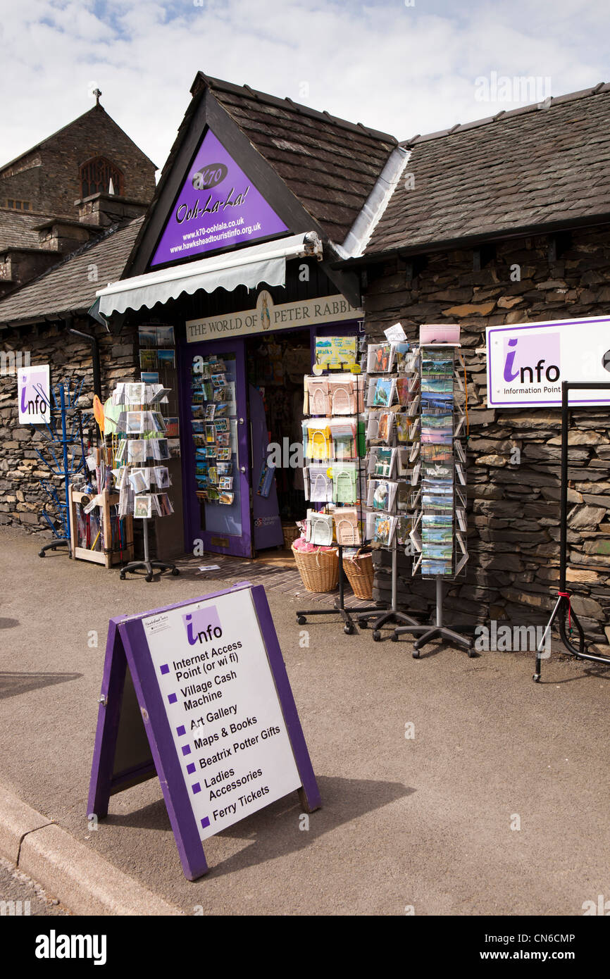 Regno Unito, Cumbria, Lake District, Hawkshead village, Ooh La La, informazioni turistiche e negozio di articoli da regalo Foto Stock