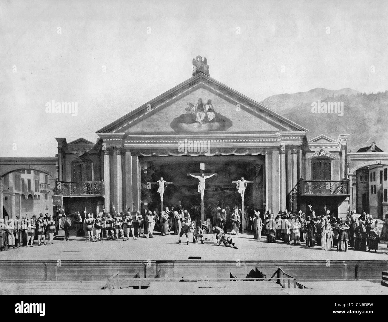 Scena della crocifissione, la Rappresentazione della Passione di Oberammergau, Germania, circa 1890 Foto Stock