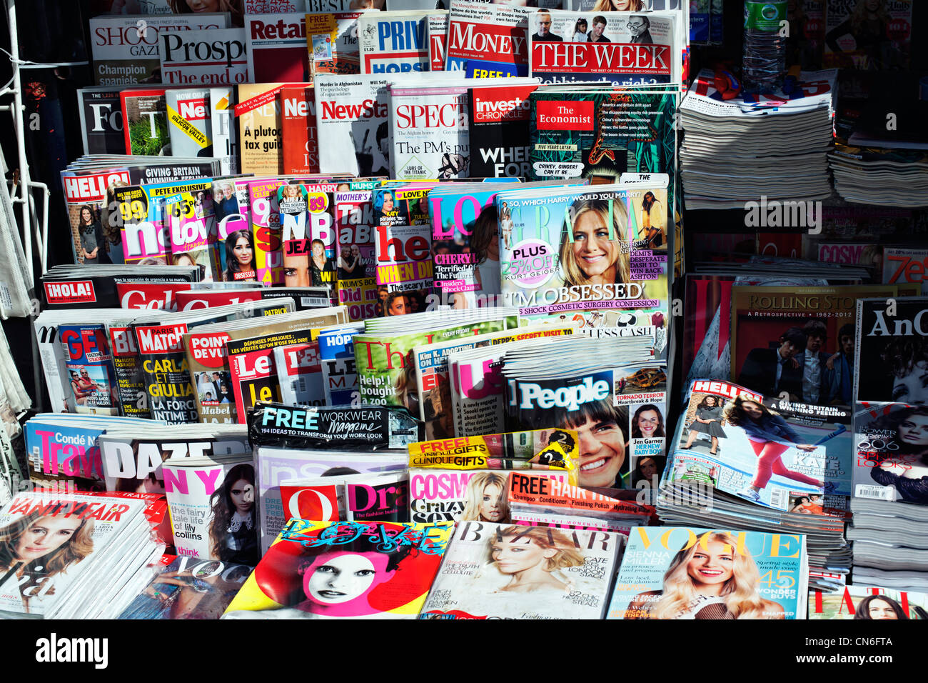 Esposizione di riviste, Sloane Square, Chelsea, Londra, Inghilterra; Regno Unito; Europa Foto Stock