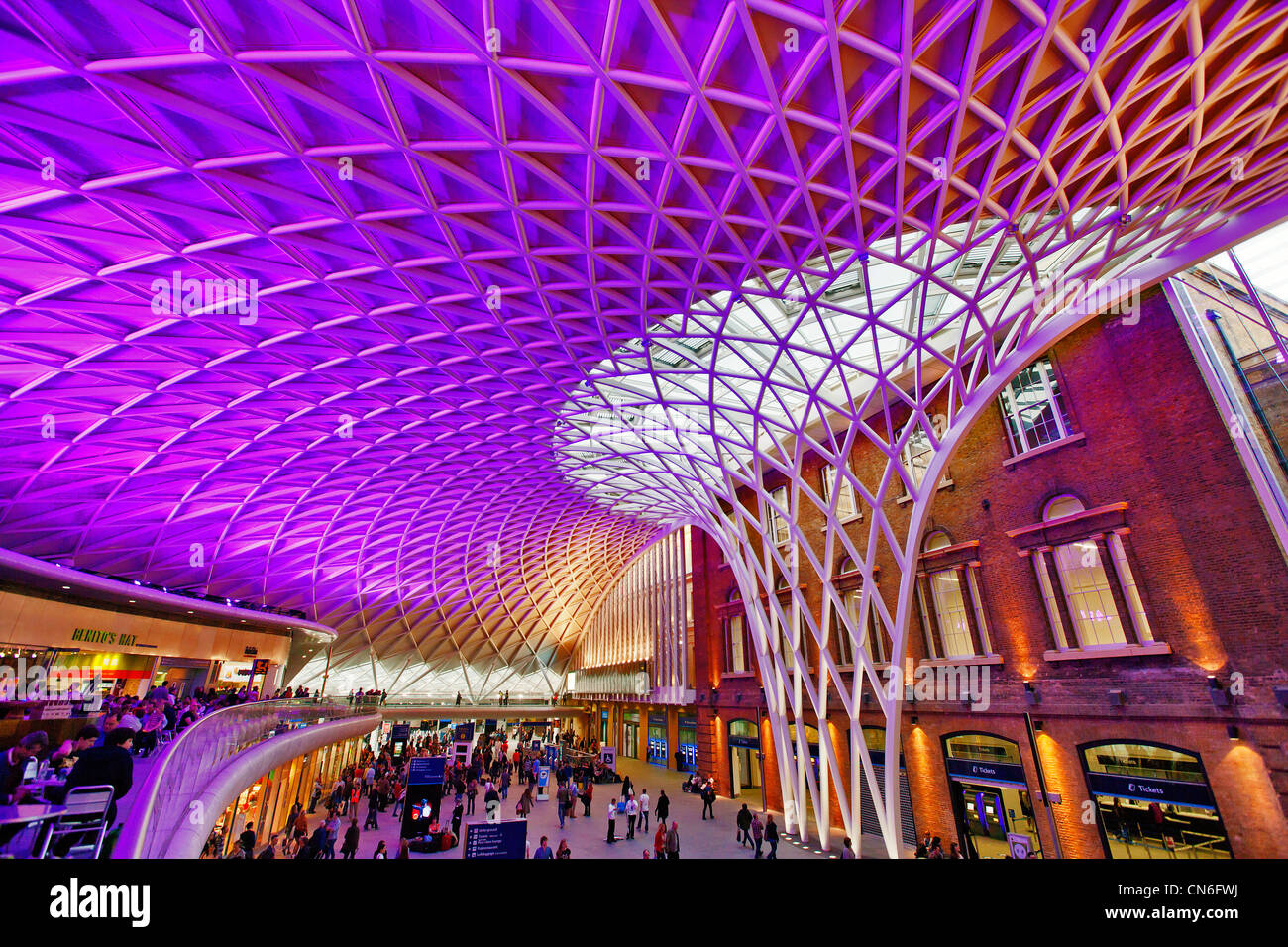 Aperto recentemente King's Cross concourse, Londra, Inghilterra; Regno Unito ed Europa Foto Stock